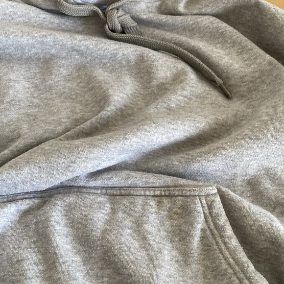 aerie Hoodie. Small. Fleece lined hood and front pocket. Gray - Picture 6 of 12